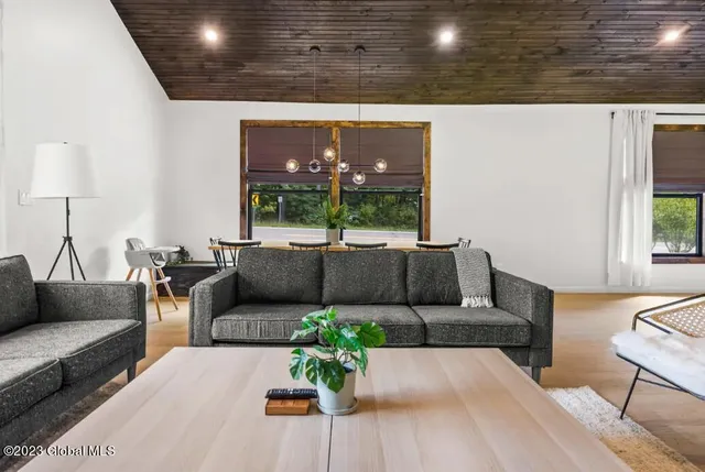 $725,000 | 609 Highway 32A, Catskill, NY 12463