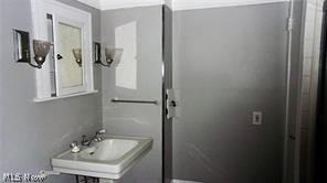 1014 Englewood Road Cleveland Heights, OH 44121 - Photo 9 of 13