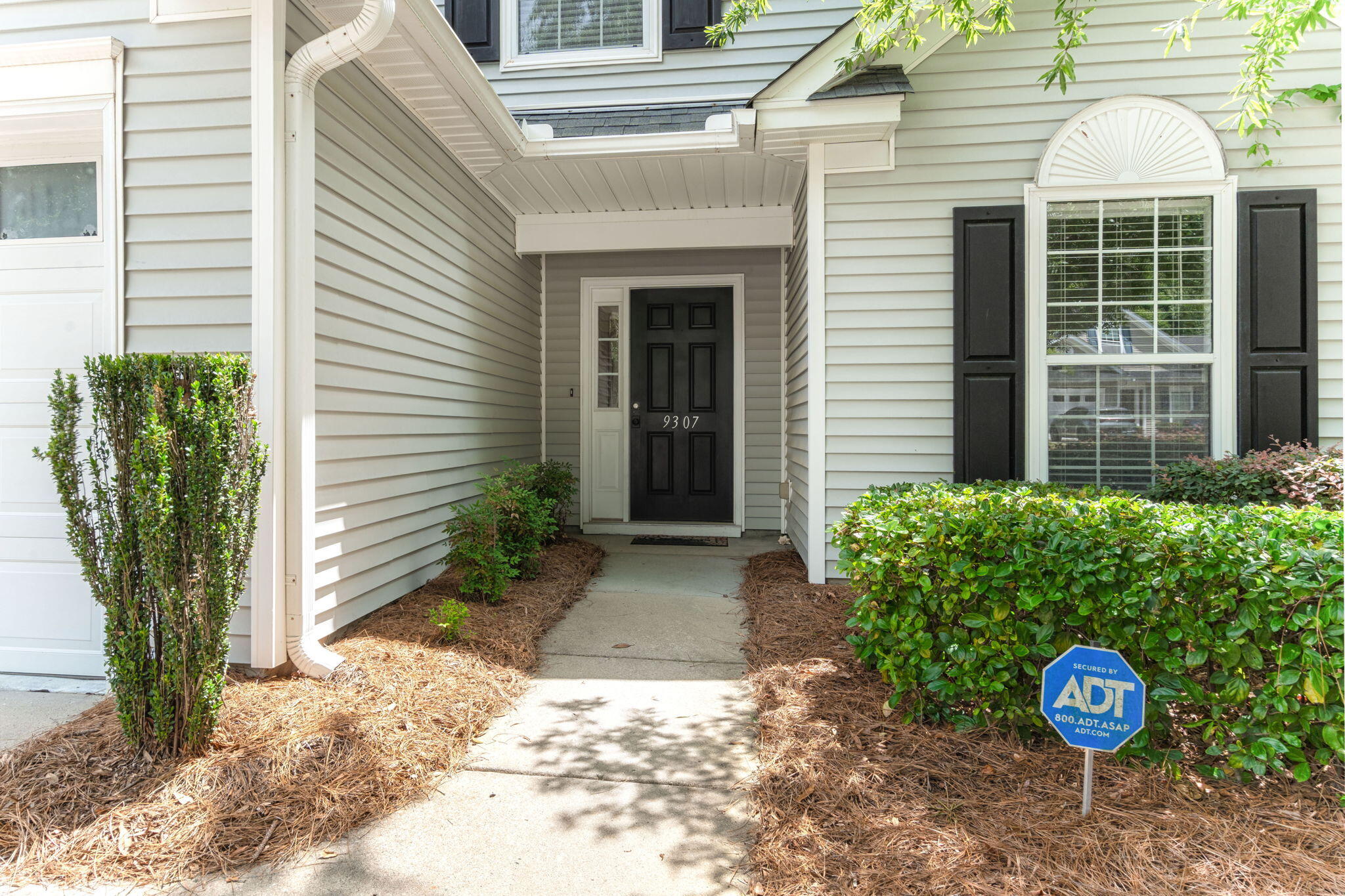 9307 Ayscough Road Summerville, SC 29485 - Photo 3 of 31 3