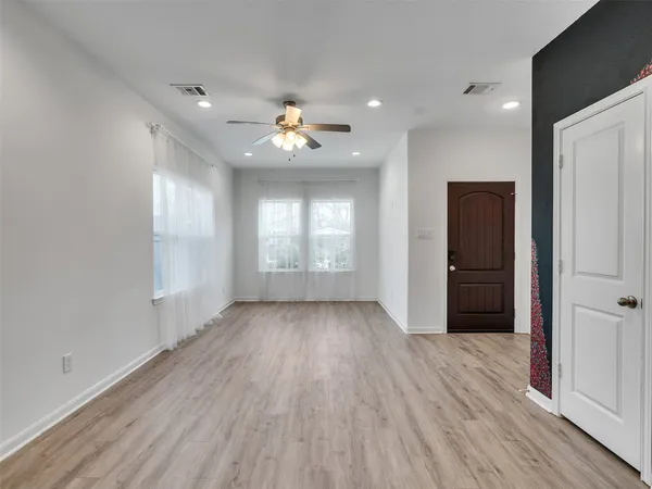 $2,050 | 3536 Rebecca Street, Houston, TX 77021