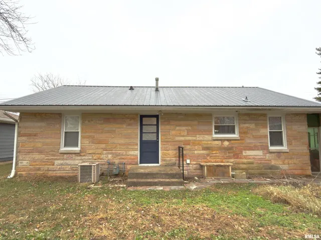 $109,900 | 904 West Elm Street, Olney, IL 62450