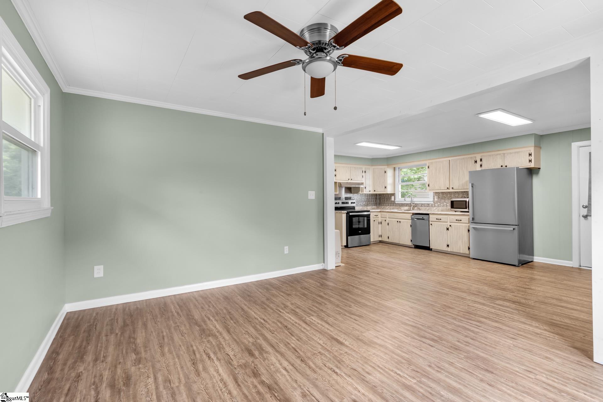 203 Shands Street Clinton, SC 29325 - Photo 8 of 28