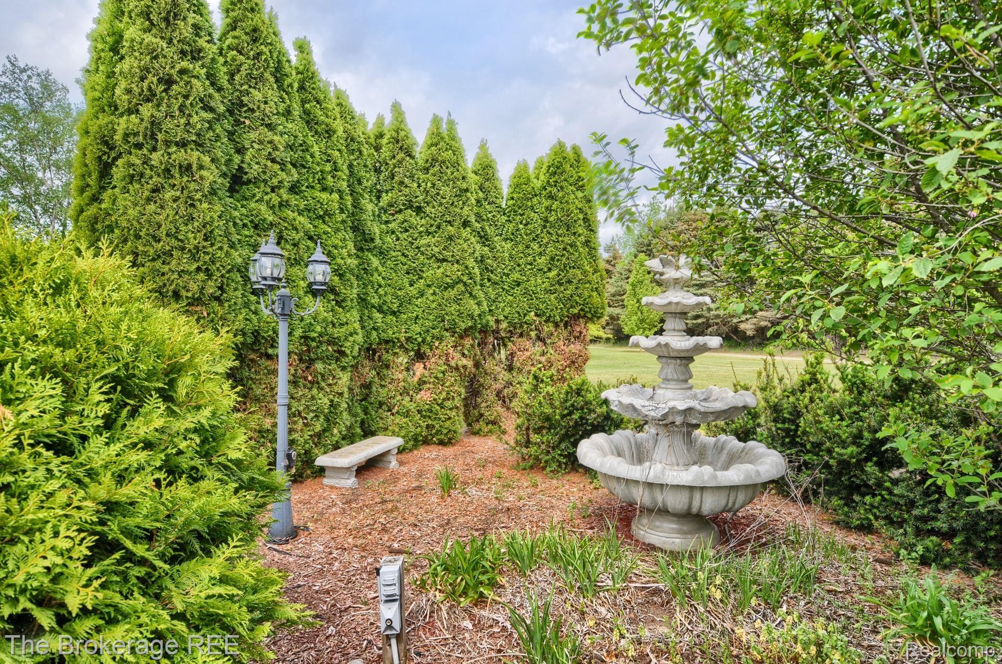 10237 South Reese Road Millington, MI 48746 - Photo 8 of 42 SD3_1885-HDR(5).jpg