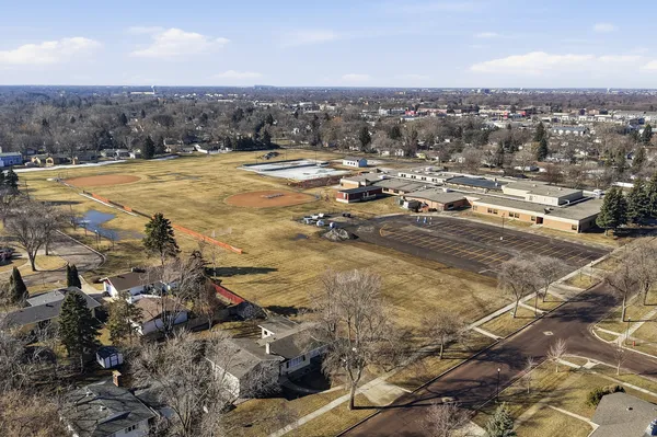 $495,000 | 825 Park Drive South, Fargo, ND 58103