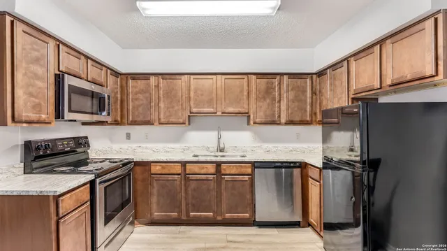 $1,200 | 4119 Medical Drive, Unit 201D, San Antonio, TX 78229