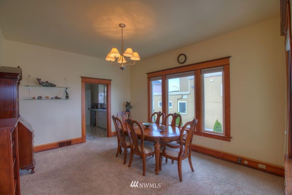 1107 South 4th Street Renton, WA 98057 - Photo 3 of 10