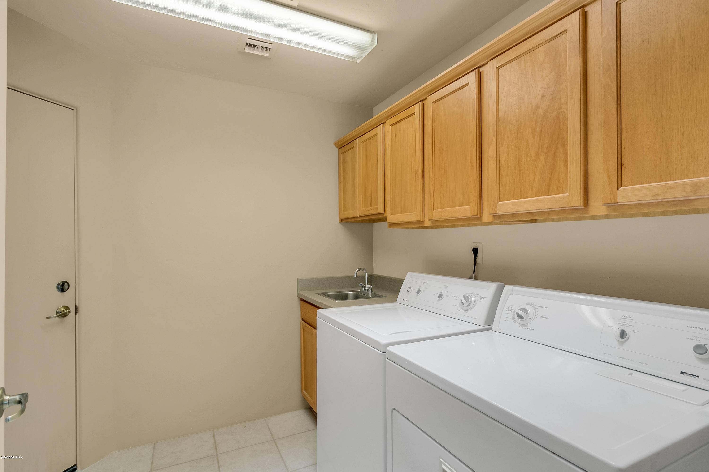 9801 North Ridge Shadow Place Tucson, AZ 85704 - Photo 22 of 24