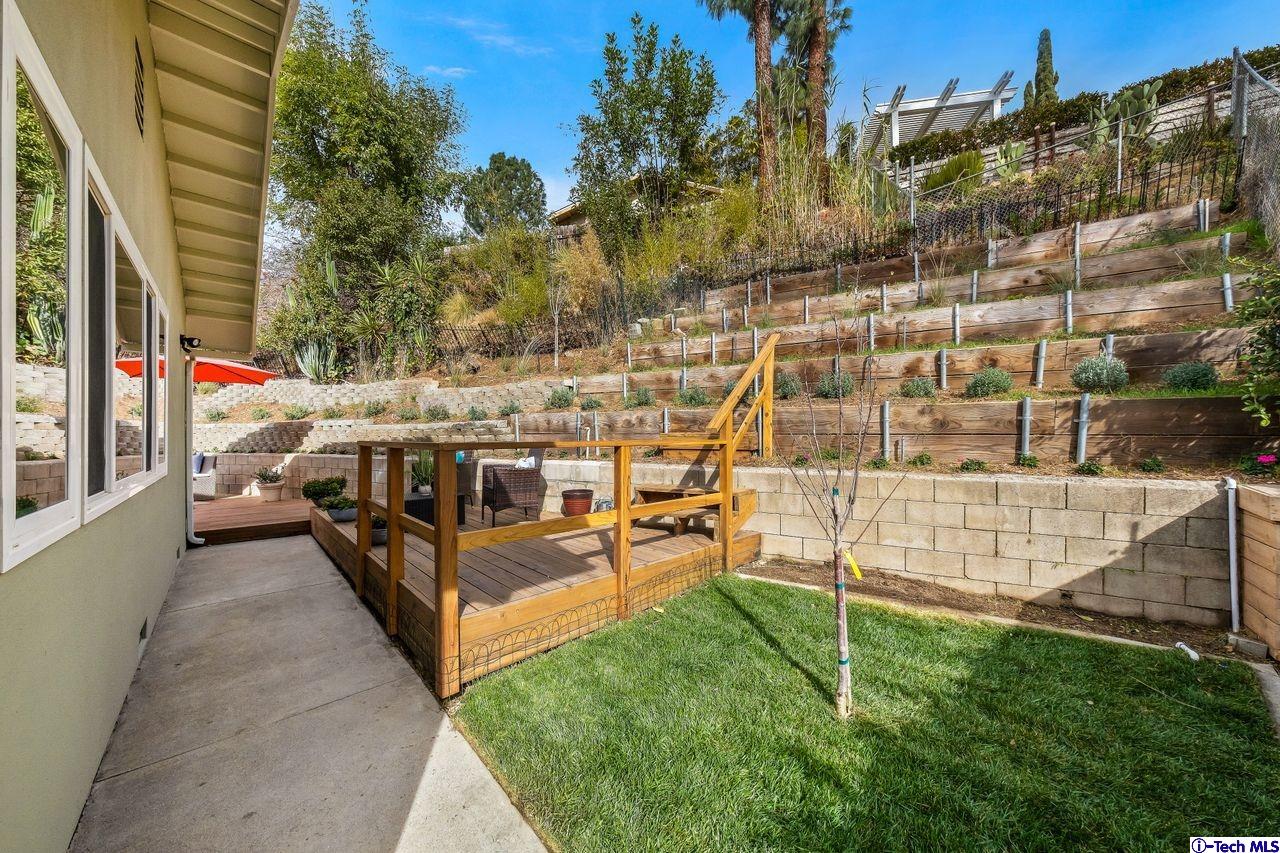 5015 Verwood Avenue Glendale, CA 91214 - Photo 32 of 37