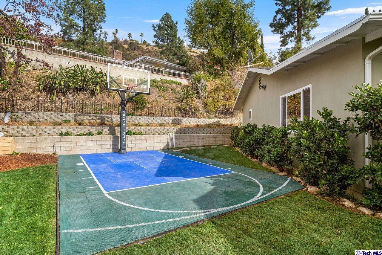 5015 Verwood Avenue Glendale, CA 91214 - Photo 34 of 37