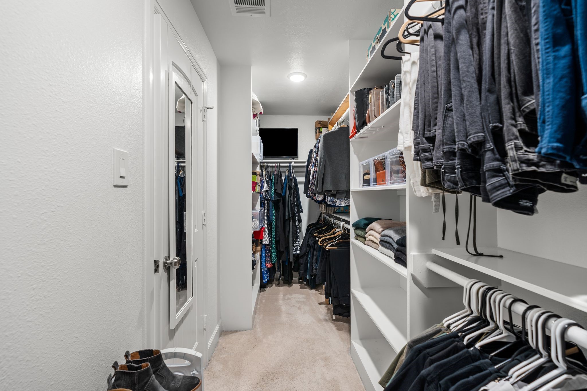 5230 Darling Street Houston, TX 77007 - Photo 25 of 34 Primary Closet #1 is huge!