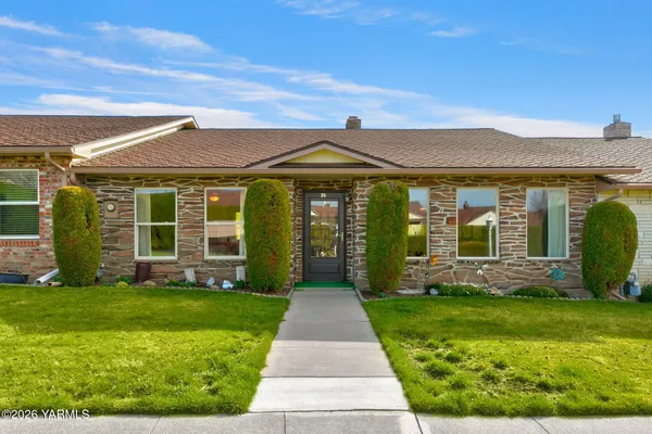 $296,000 | 215 North 56th Avenue, Unit 25, Yakima, WA 98908