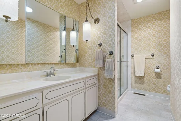 $296,000 | 215 North 56th Avenue, Unit 25, Yakima, WA 98908