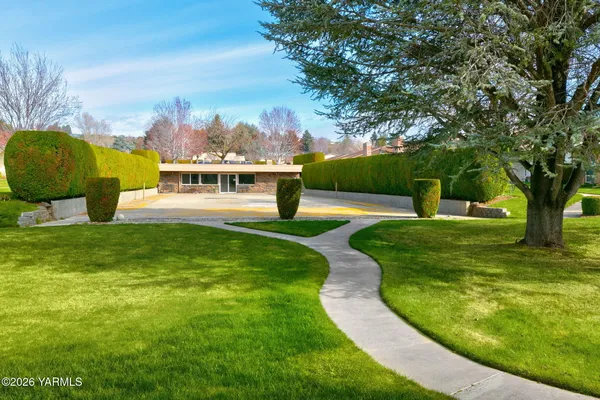 $296,000 | 215 North 56th Avenue, Unit 25, Yakima, WA 98908