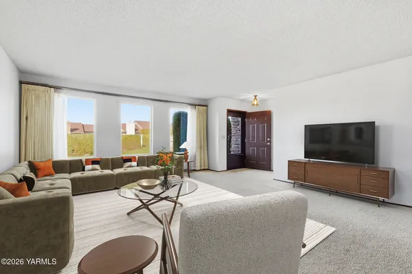 $296,000 | 215 North 56th Avenue, Unit 25, Yakima, WA 98908