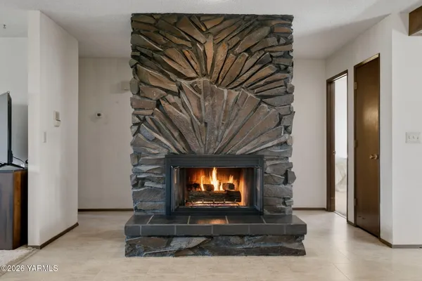 $296,000 | 215 North 56th Avenue, Unit 25, Yakima, WA 98908