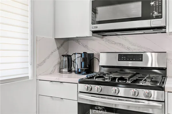 $2,195 | 6712 Ventura Canyon Avenue, Van Nuys, CA 91401