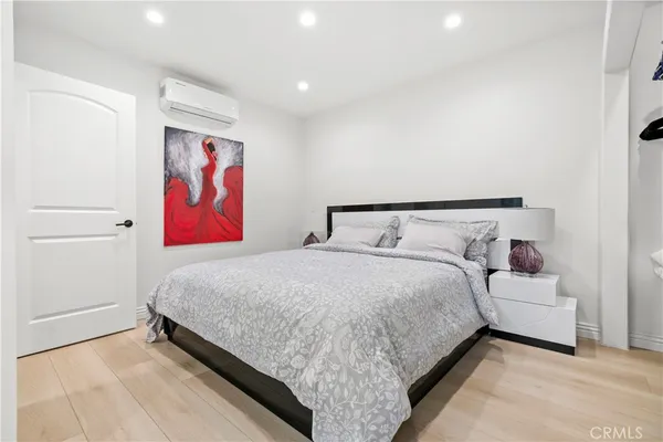 $2,195 | 6712 Ventura Canyon Avenue, Van Nuys, CA 91401