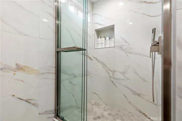 $2,195 | 6712 Ventura Canyon Avenue, Van Nuys, CA 91401