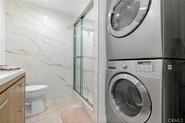 $2,195 | 6712 Ventura Canyon Avenue, Van Nuys, CA 91401