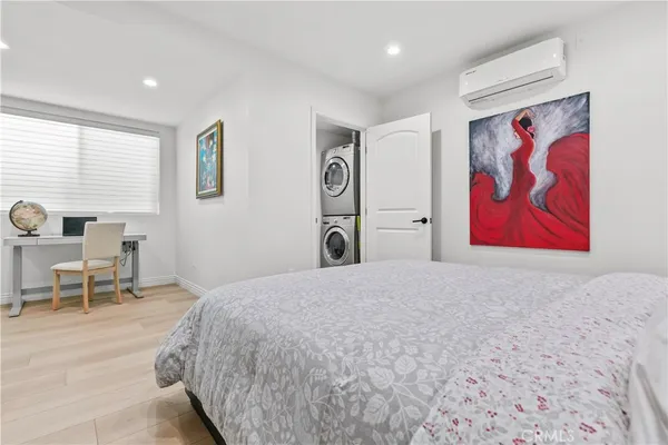 $2,195 | 6712 Ventura Canyon Avenue, Van Nuys, CA 91401