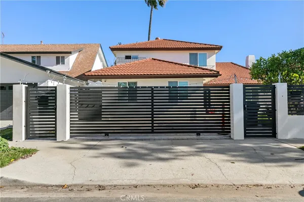 $2,195 | 6712 Ventura Canyon Avenue, Van Nuys, CA 91401