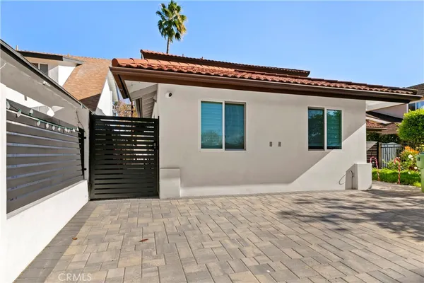 $2,195 | 6712 Ventura Canyon Avenue, Van Nuys, CA 91401
