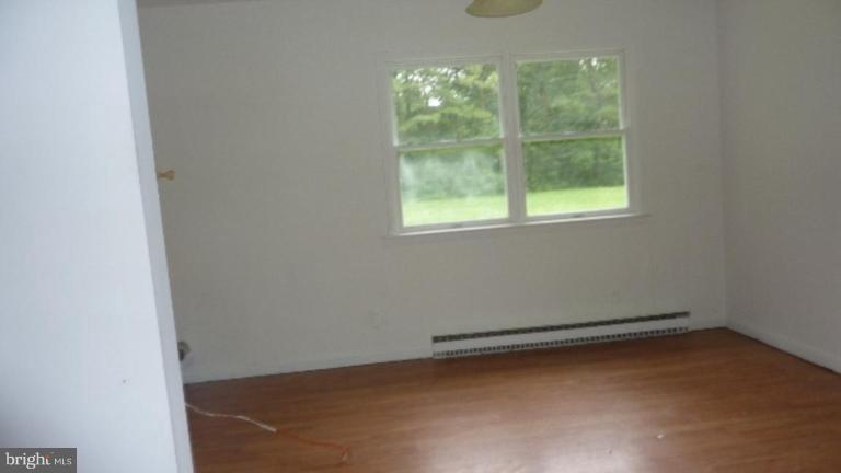 27367 County Farm Road Denton, MD 21629 - Photo 3 of 3 Dining Room