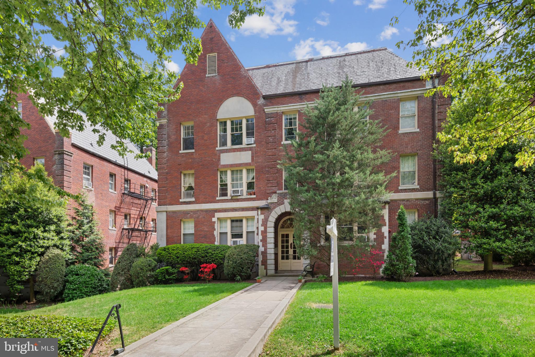 3024 Porter Street Northwest, Unit 204 Washington, DC 20008 - Photo 2 of 37