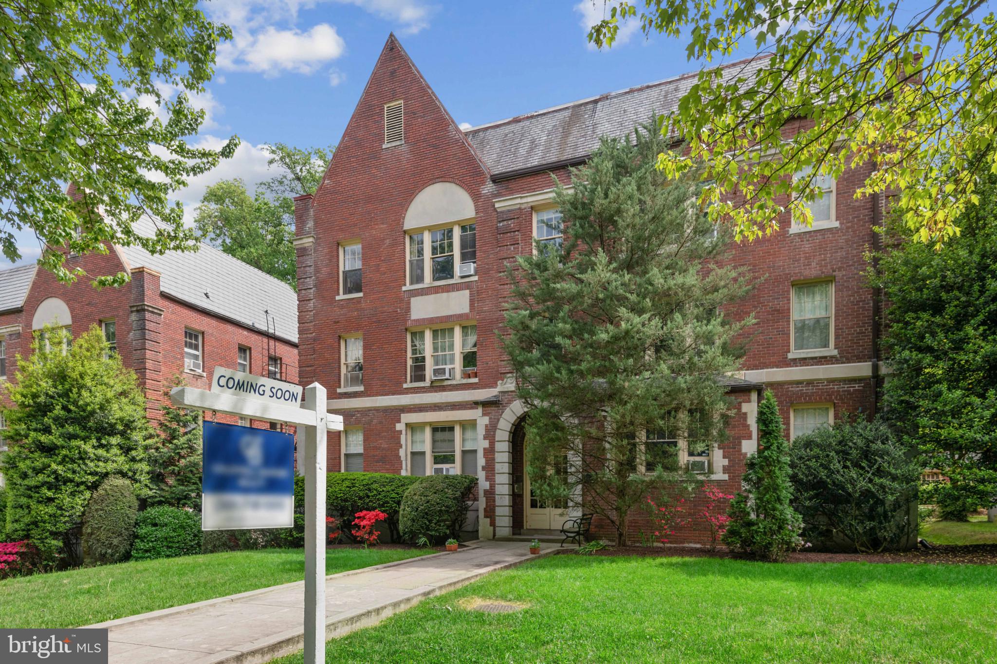 3024 Porter Street Northwest, Unit 204 Washington, DC 20008 - Photo 3 of 37