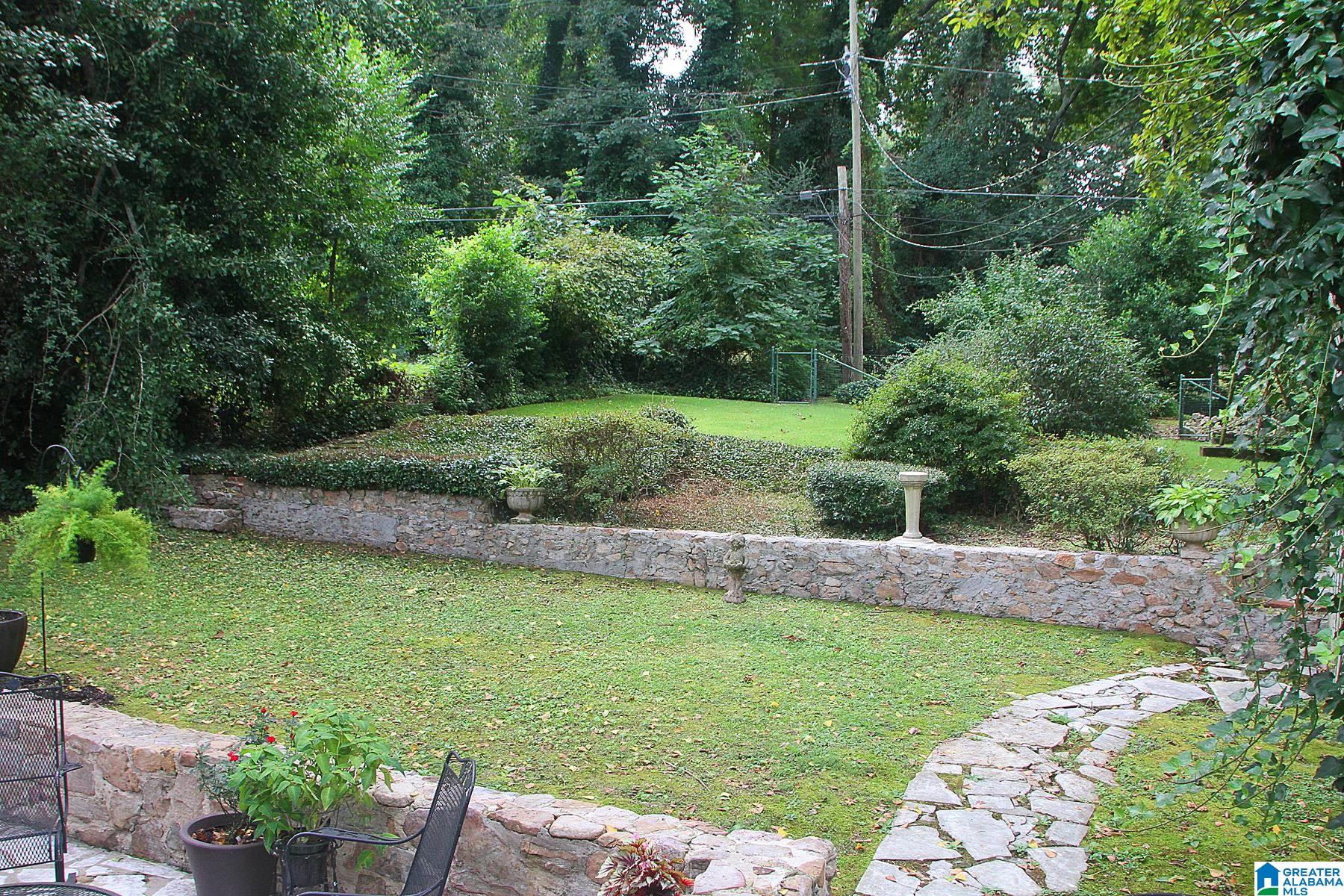 1110 Montvue Road Anniston, AL 36207 - Photo 4 of 32