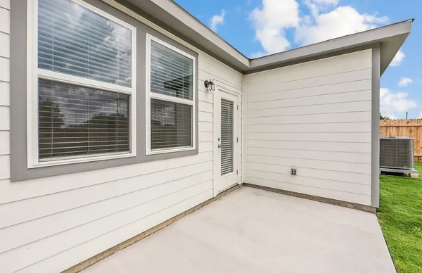 $259,990 | 329 Sullivan Way, Elgin, TX 78621