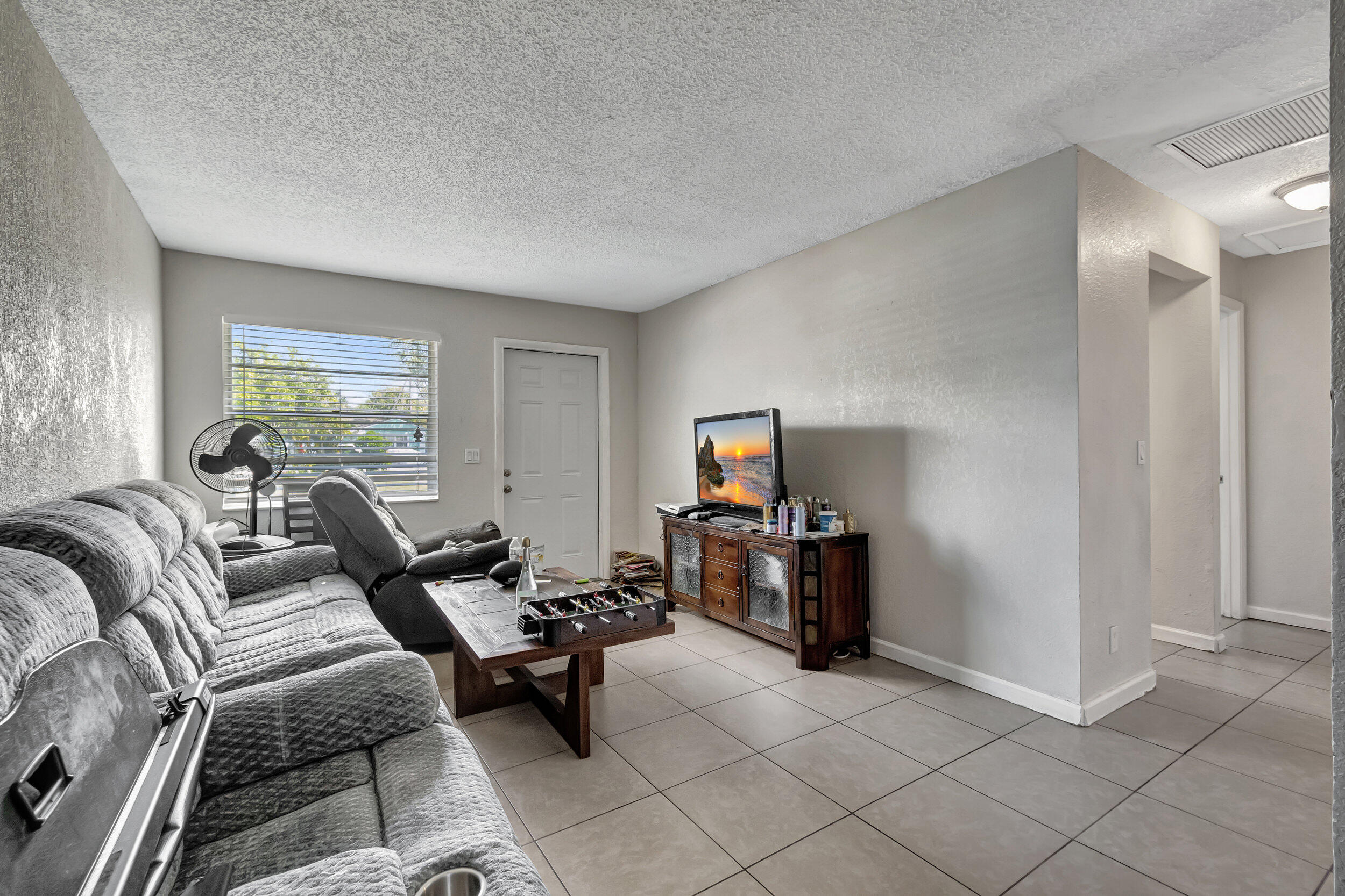 125 West 17th Street, Unit 1 Riviera Beach, FL 33404 - Photo 8 of 51 026_dsc_2366