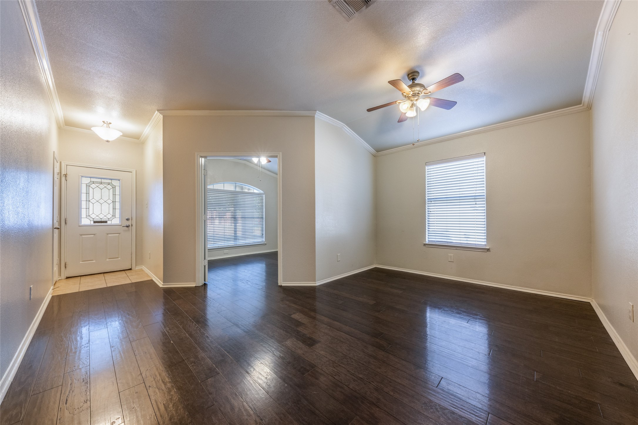 207 Baldwin Street Hutto, TX 78634 - Photo 4 of 19