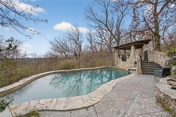 $825,000 | 8 Grandview Trail, Eureka, MO 63025
