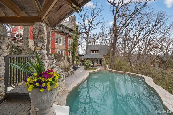 $825,000 | 8 Grandview Trail, Eureka, MO 63025