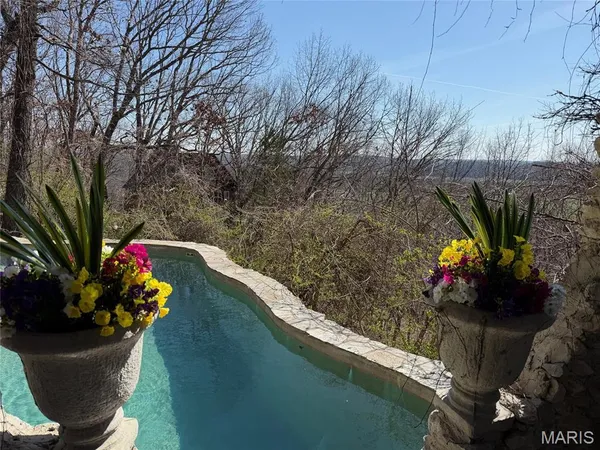 $825,000 | 8 Grandview Trail, Eureka, MO 63025