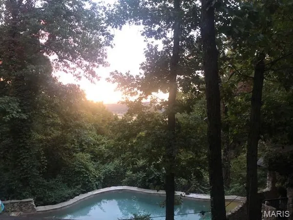 $825,000 | 8 Grandview Trail, Eureka, MO 63025