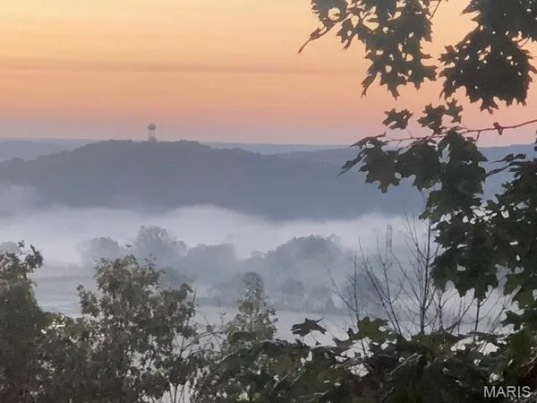 $825,000 | 8 Grandview Trail, Eureka, MO 63025
