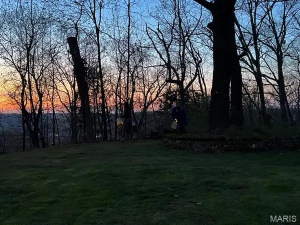 $825,000 | 8 Grandview Trail, Eureka, MO 63025