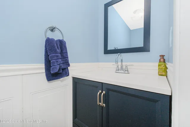 $549,999 | 21 Ferndale Avenue | New Springville