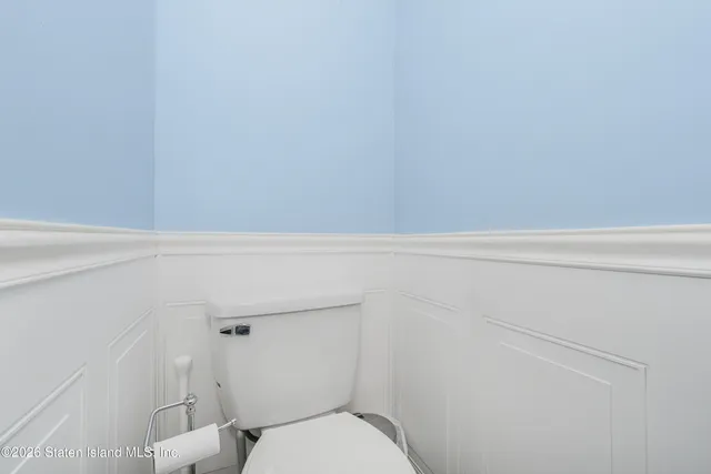 $549,999 | 21 Ferndale Avenue | New Springville