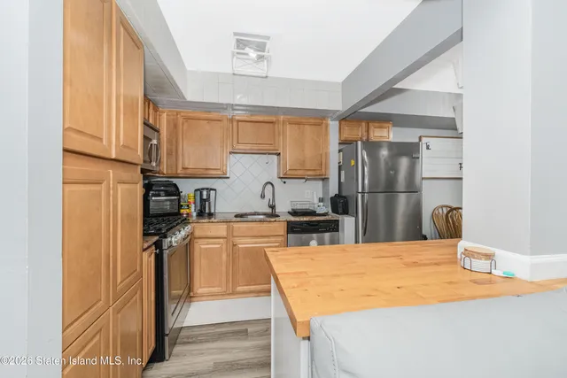 $549,999 | 21 Ferndale Avenue | New Springville