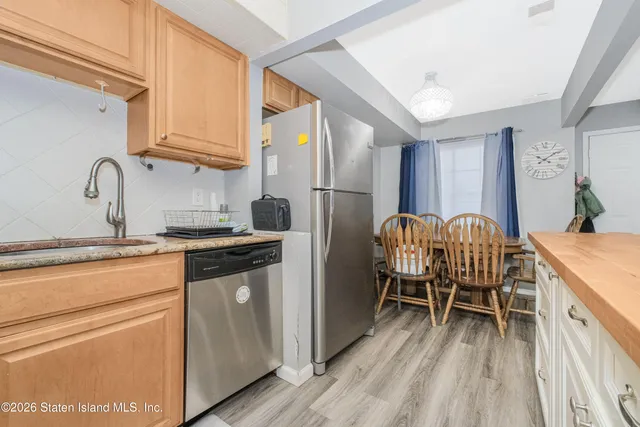 $549,999 | 21 Ferndale Avenue | New Springville