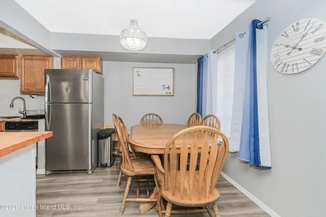 $549,999 | 21 Ferndale Avenue | New Springville