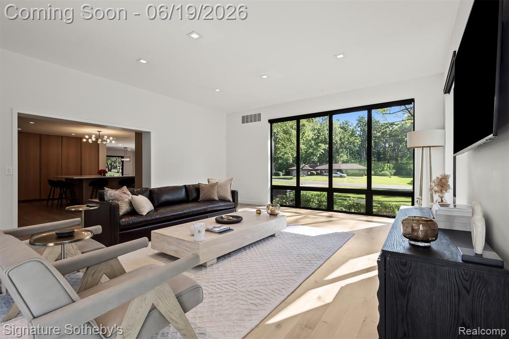 4340 Charing Cross Road Bloomfield Hills, MI 48304 - Photo 4 of 33