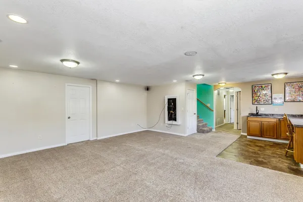 $285,000 | 208 West Poplar Street, Goddard, KS 67052