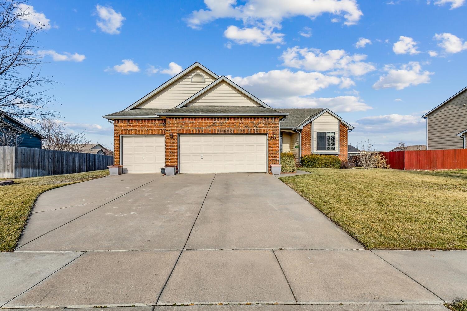 208 West Poplar Street Goddard, KS 67052 - Photo 2 of 31