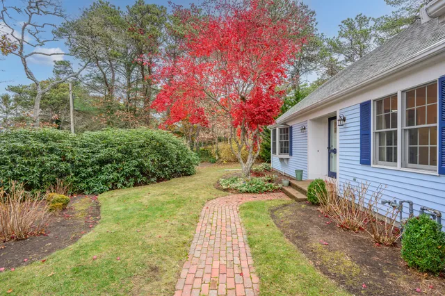 $1,525,000 | 28 Lakeview Avenue, Chatham, MA 02633