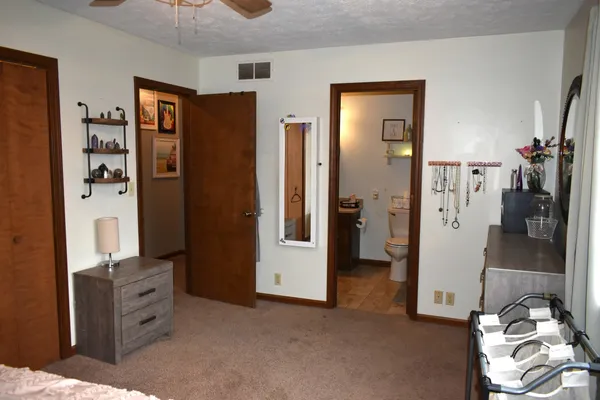$220,000 | 35 West 5th Street, El Paso, IL 61738