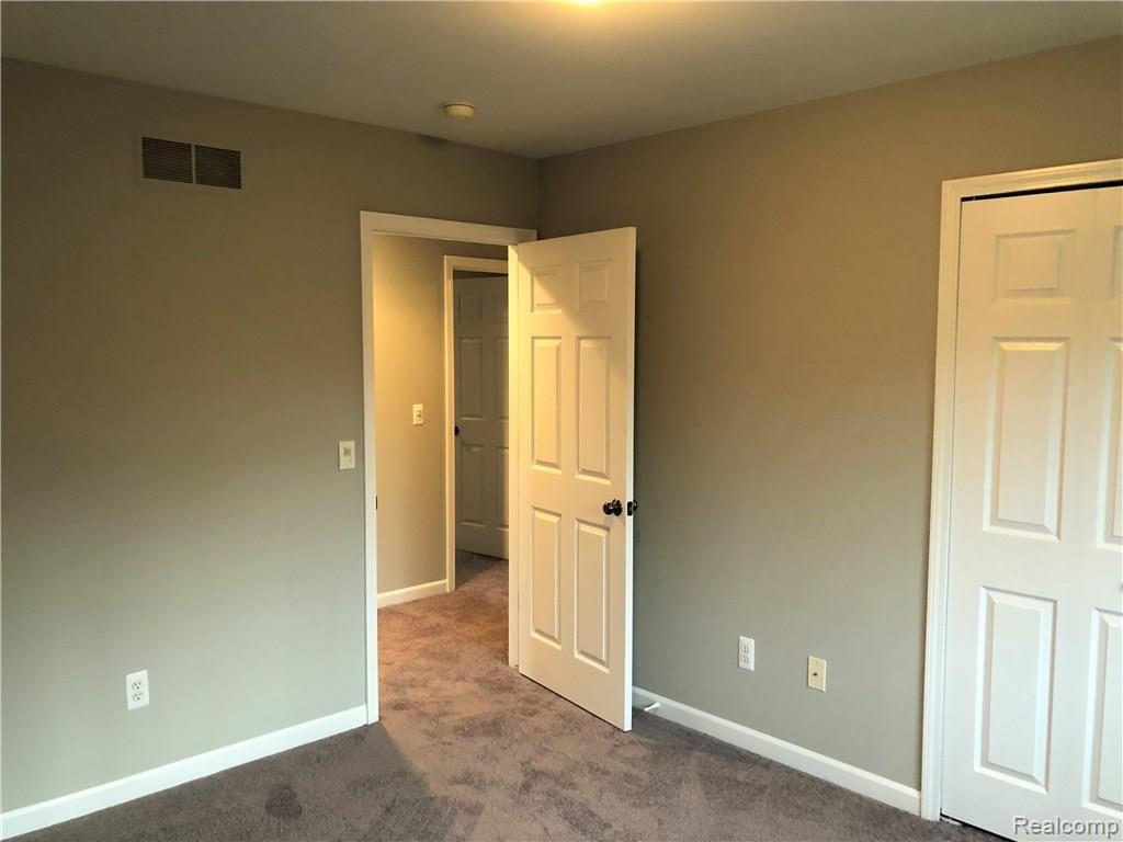 18240 West Eleven Mile Road Lathrup Village, MI 48076 - Photo 15 of 19